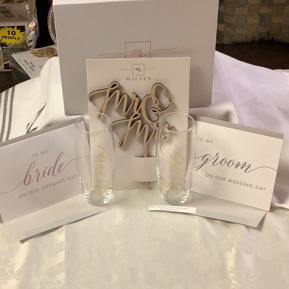 Wedding set of accessories